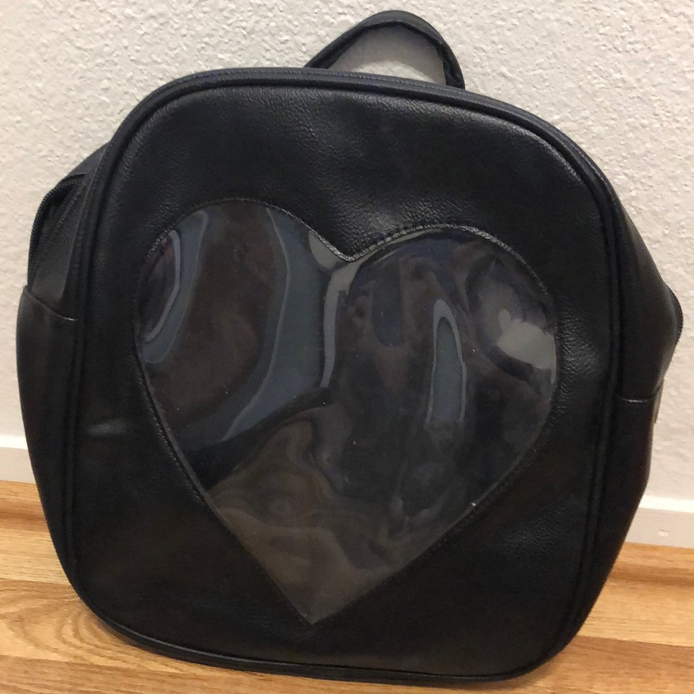 Loungefly Black Heart Ita Bag